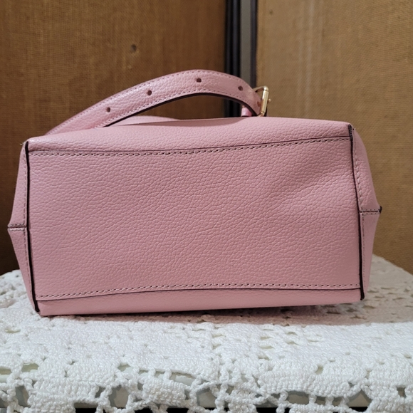 Coach CF433  Mollie Bucket W/Signature Canvas Interion In Pink Crossbody Handbag - Picture 8 of 13